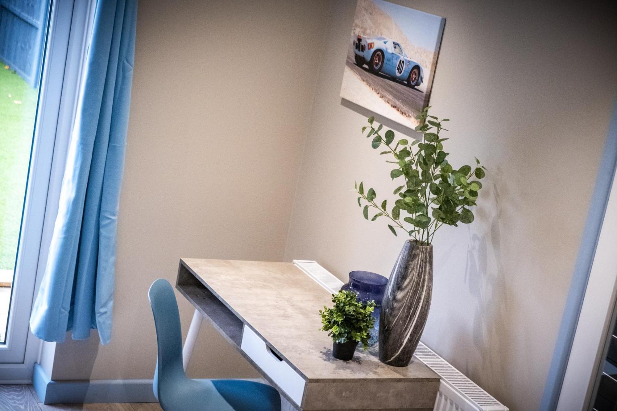 Mk 2-Bedroom Contractor'S Gem, 5 Beds, Sleeps 6, Free Parking Milton Keynes Exterior foto