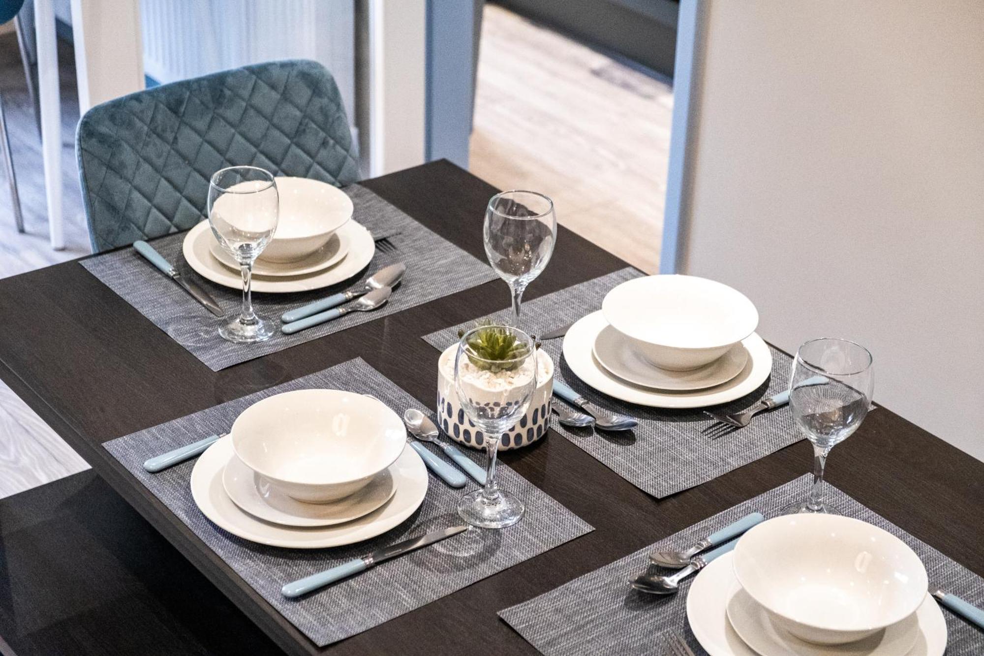 Mk 2-Bedroom Contractor'S Gem, 5 Beds, Sleeps 6, Free Parking Milton Keynes Exterior foto