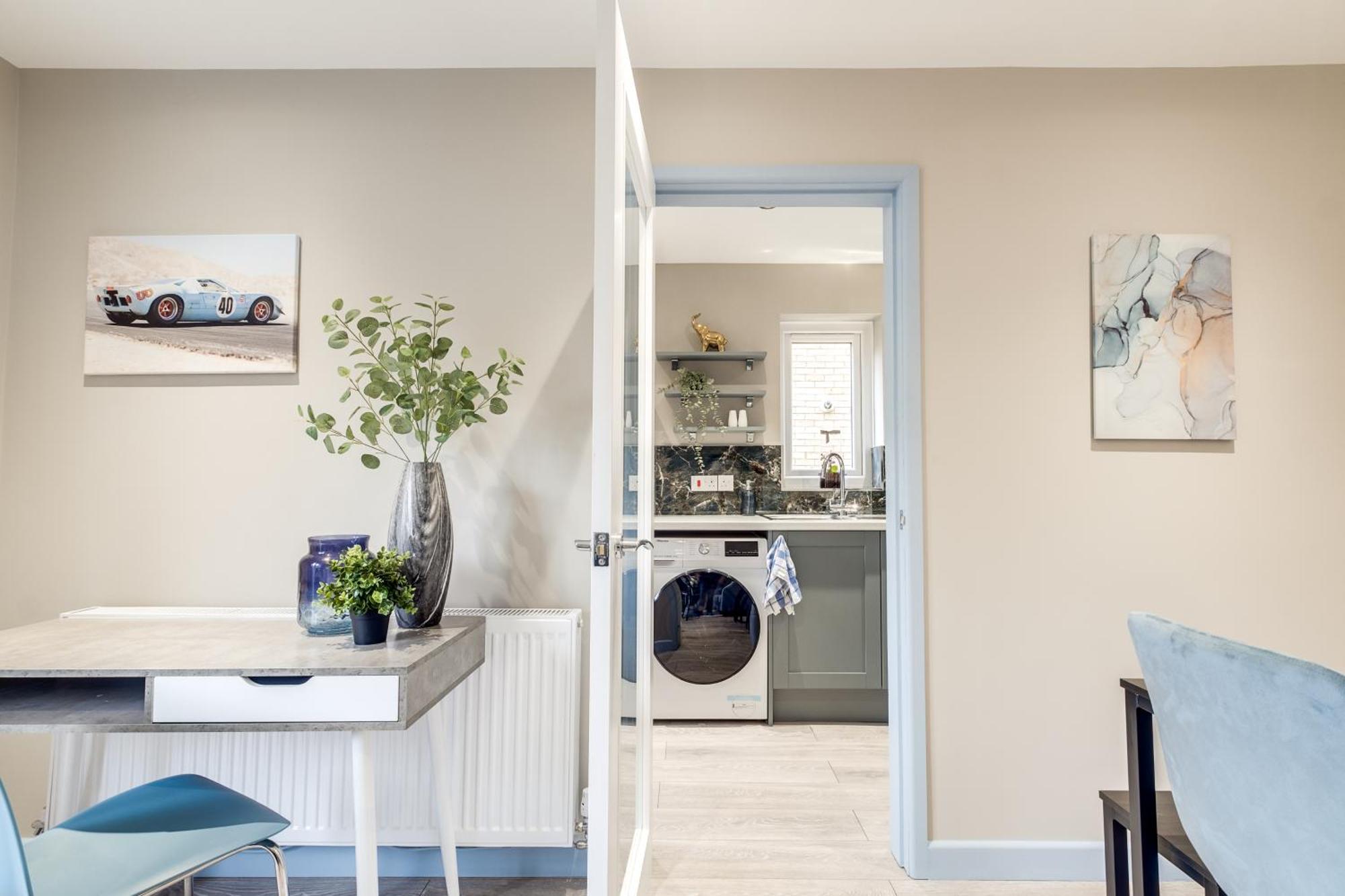 Mk 2-Bedroom Contractor'S Gem, 5 Beds, Sleeps 6, Free Parking Milton Keynes Exterior foto
