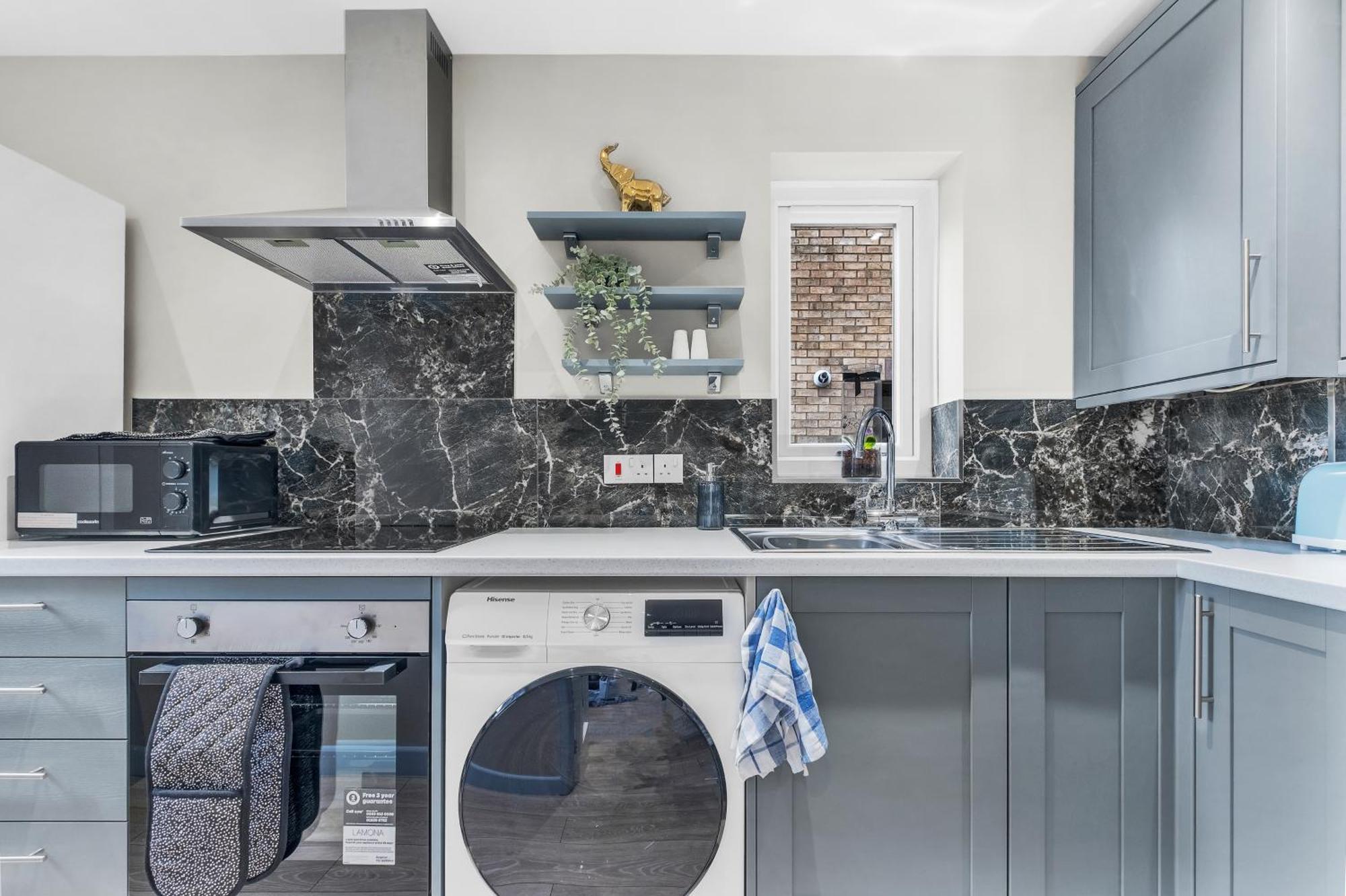 Mk 2-Bedroom Contractor'S Gem, 5 Beds, Sleeps 6, Free Parking Milton Keynes Exterior foto